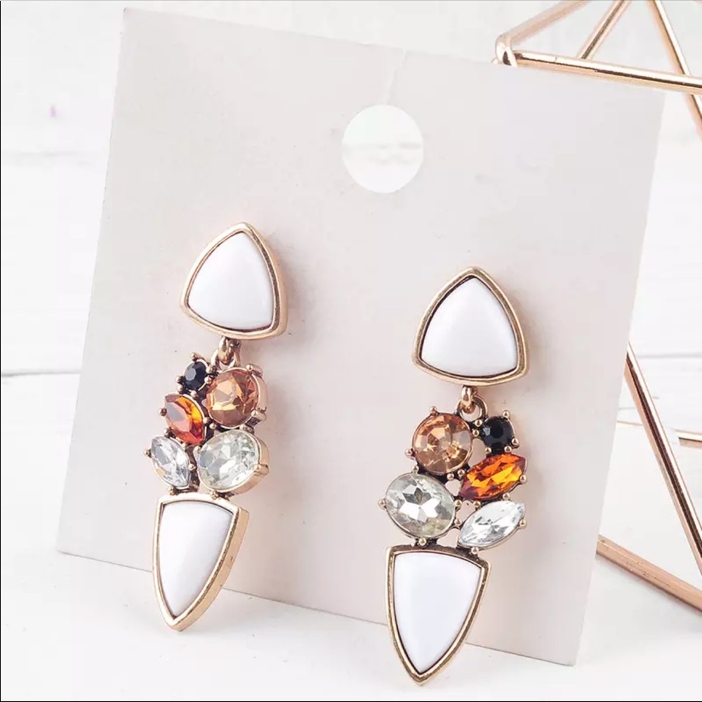 NWT Drop White Acrylic Crystal Pendant Earrings